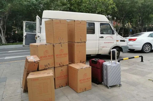 卢龙行李托运公司